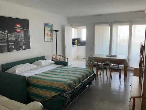 Appartamento In Riva Al Mare A Cannes